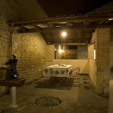 Agroturismo Arkaia ファームステイ ビトリア・ガステイス